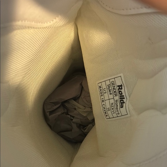 White Heeled Boots with Sleek Western Design - Picture 9 of 9